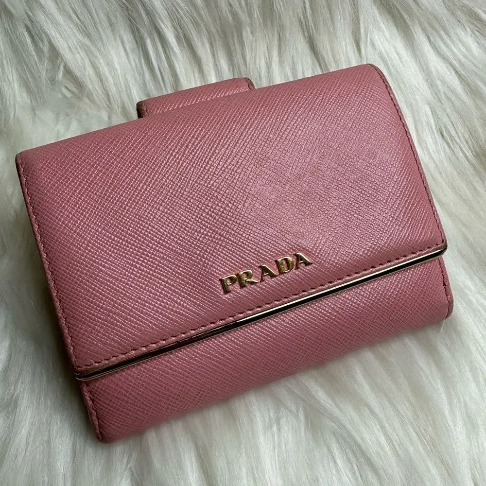 💯Authentic Prada compact Wallet 🍀